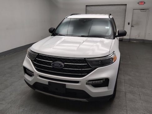 Used 2021 Ford Explorer XLT w/ Equipment Group 202A AWD/4WD image 15