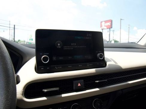 Used 2024 Honda HR-V LX image 22