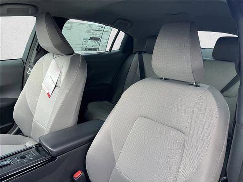 New 2026 Toyota Prius LE FWD image 15