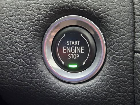 Used 2022 GMC Yukon XL Denali image 11