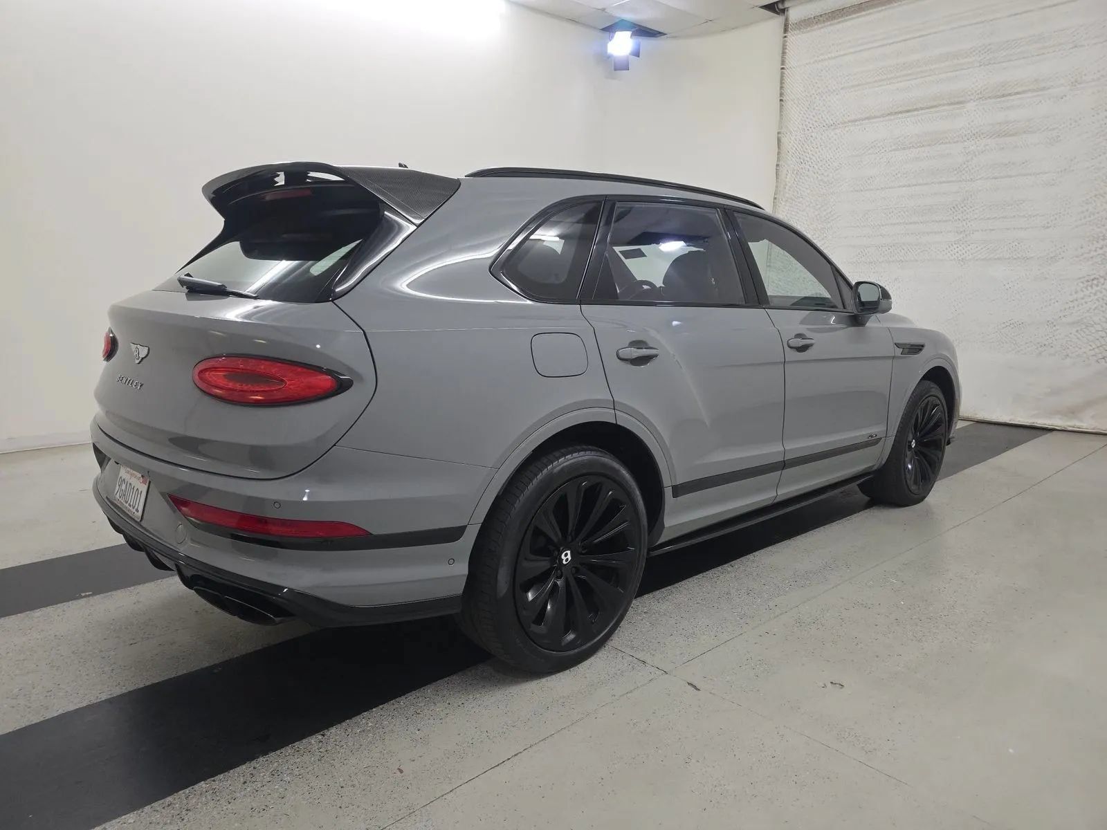 Used 2023 Bentley Bentayga AWD/4WD image 11