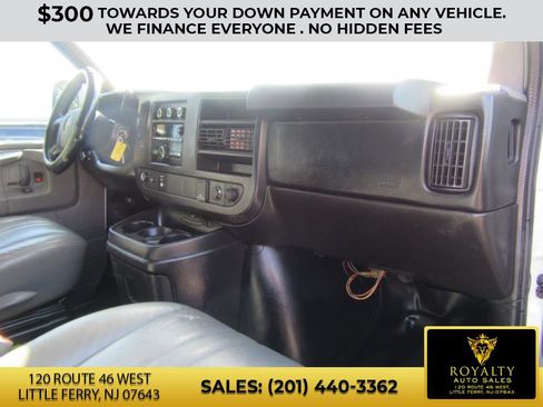Used 2015 GMC Savana 2500 image 31