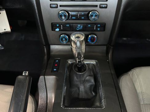 Used 2013 Ford Mustang GT image 23