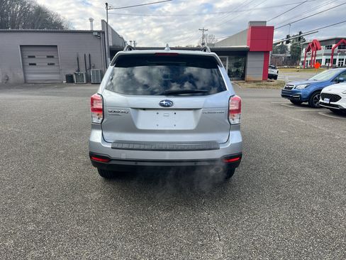Used 2018 Subaru Forester 2.5i Touring w/ Popular Package #2 image 6