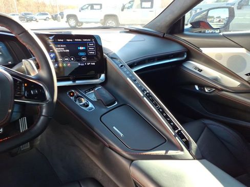 Used 2022 Chevrolet Corvette Stingray Premium Conv w/ Z51 Performance Package image 9