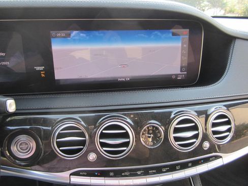 Used 2018 Mercedes-Benz S 560 Sedan image 32