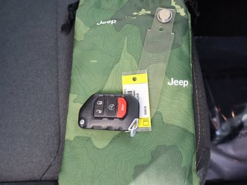 Used 2024 Jeep Wrangler Unlimited Sahara AWD/4WD image 52