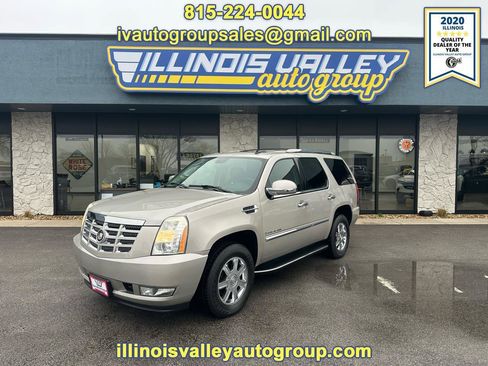 Used 2007 Cadillac Escalade 2WD w/ Information Package image 1