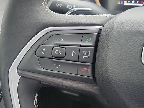 Used 2024 Jeep Grand Cherokee Limited image 13