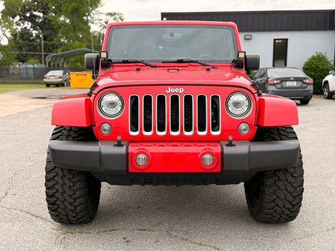 Used 2018 Jeep Wrangler Unlimited Sahara AWD/4WD image 4