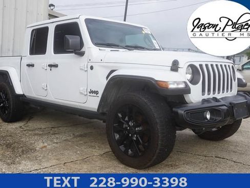Used 2025 Jeep Gladiator Sport AWD/4WD image 1