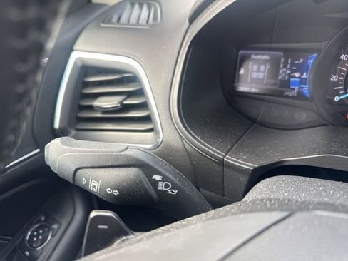 Used 2022 Ford Edge Titanium w/ Class II Trailer Tow Package image 28