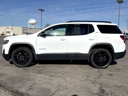 Used 2023 GMC Acadia SLT w/ Elevation Edition image 6