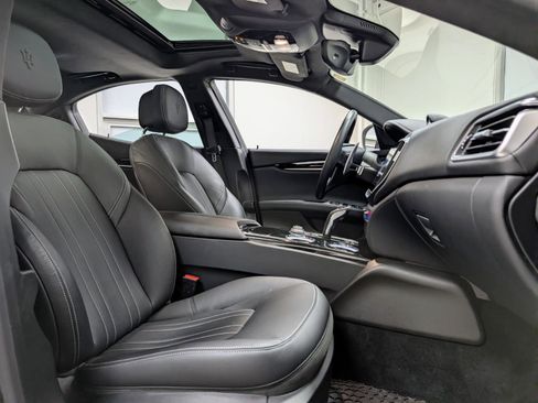 Used 2022 Maserati Ghibli Modena image 24