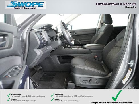 Used 2025 Nissan Pathfinder SV image 13