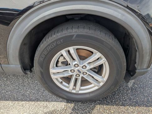 Used 2022 Ford Explorer XLT w/ Class IV Trailer Tow Package AWD/4WD image 10