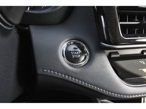 Used 2023 Toyota Highlander XLE FWD image 23