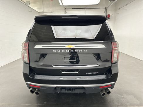 Used 2024 Chevrolet Suburban Premier image 9