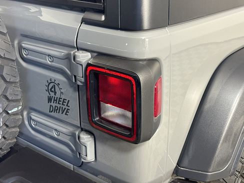 Used 2023 Jeep Wrangler Unlimited w/ Cold Weather Group image 34