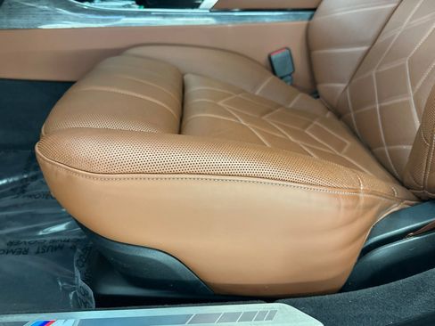 Certified 2024 BMW i7 xDrive60 AWD/4WD image 14
