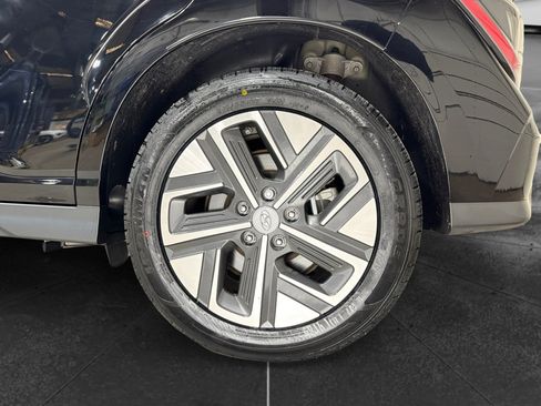 Used 2023 Hyundai Kona Limited w/ Cargo Package FWD image 31