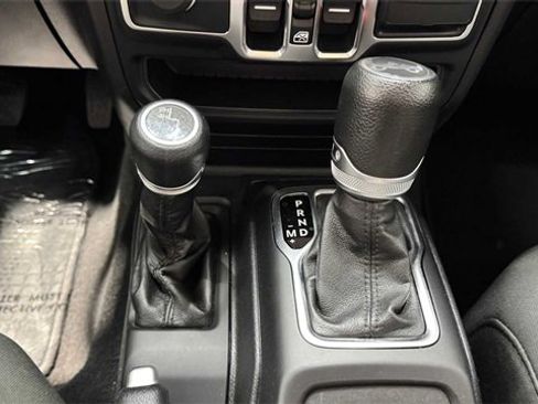 Used 2019 Jeep Wrangler Unlimited Sport S image 20