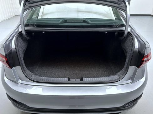 Used 2024 Volkswagen Jetta SE FWD image 21