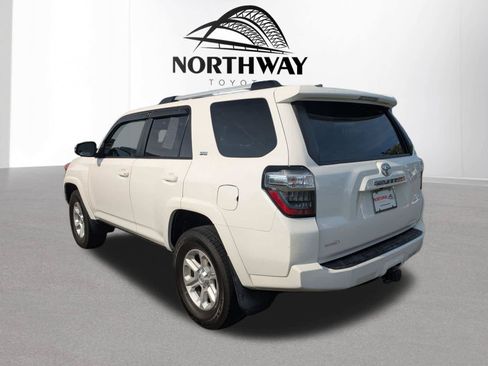 Used 2020 Toyota 4Runner SR5 Premium w/ Moonroof Package AWD/4WD image 5