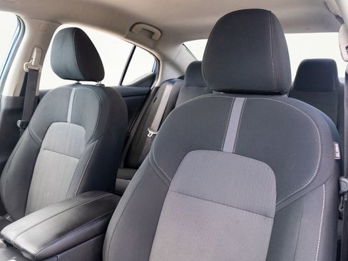 Used 2023 Nissan Sentra SV image 3