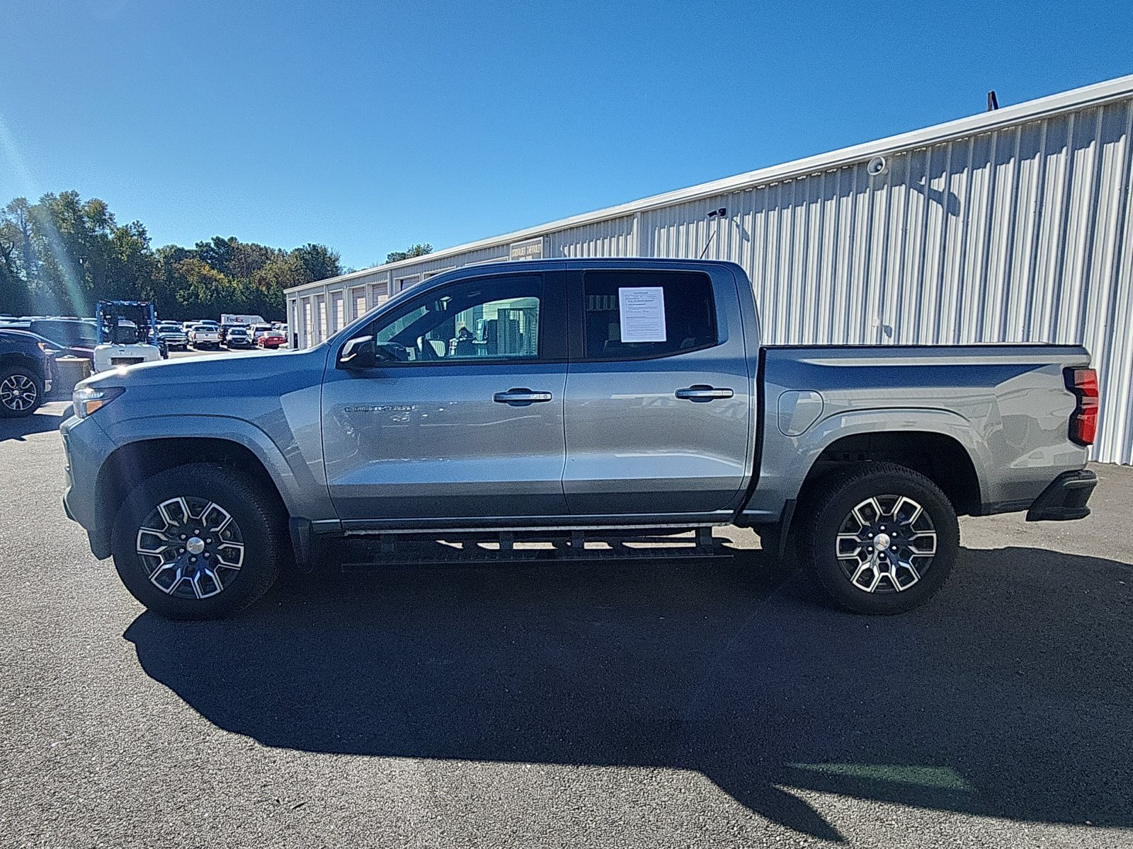 Used 2024 Chevrolet Colorado LT w/ LT Convenience Package III RWD image 2