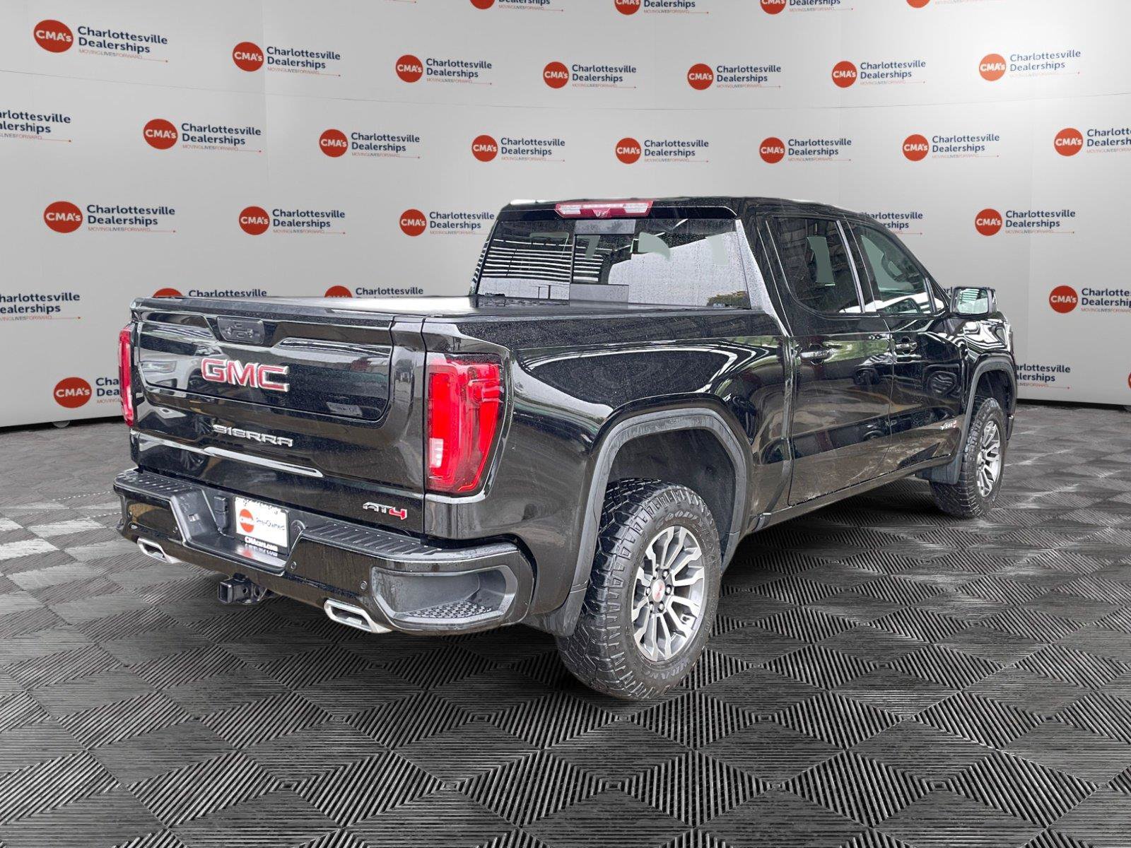 Used 2023 GMC Sierra 1500 AT4 w/ Technology Package AWD/4WD image 5