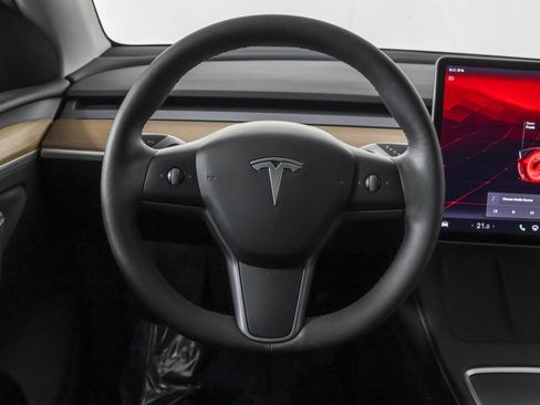 Used 2023 Tesla Model Y Long Range AWD/4WD image 21