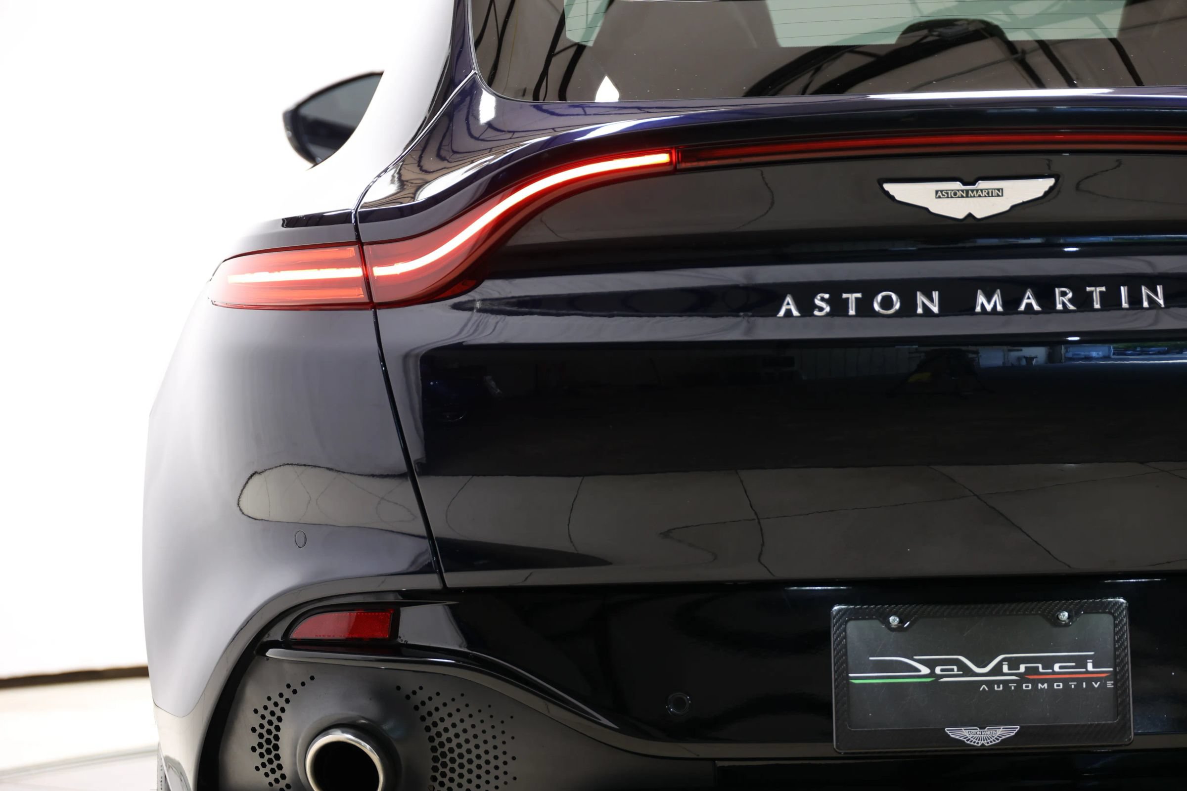 Used 2021 Aston Martin DBX AWD/4WD image 55