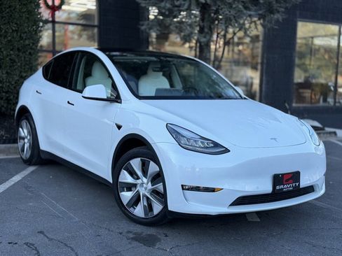 Used 2021 Tesla Model Y Long Range image 7