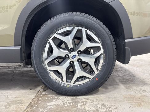 Used 2023 Subaru Forester Premium image 18