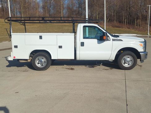 Used 2016 Ford F250 XL w/ Power Equipment Group RWD image 8