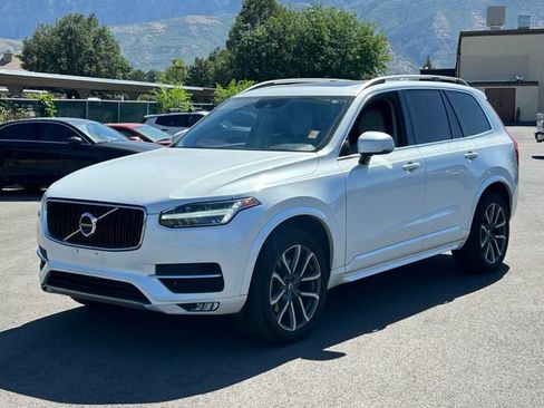 Used 2017 Volvo XC90 T6 Momentum w/ Vision Package AWD/4WD image 8
