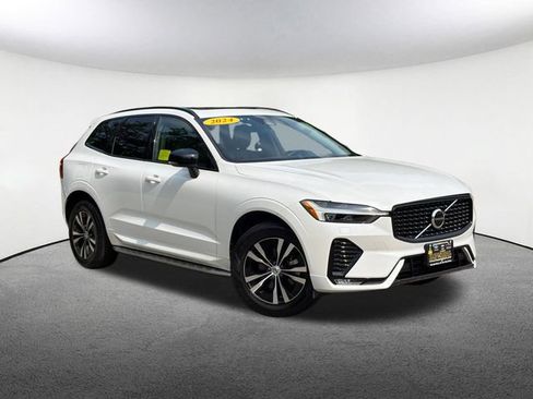 Used 2024 Volvo XC60 B5 Core AWD/4WD image 2