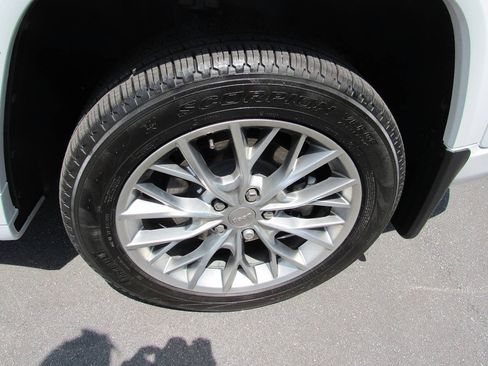 Used 2025 Jeep Grand Cherokee L Summit AWD/4WD image 11