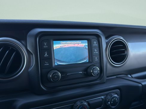 Used 2020 Jeep Wrangler Unlimited Sport AWD/4WD image 16