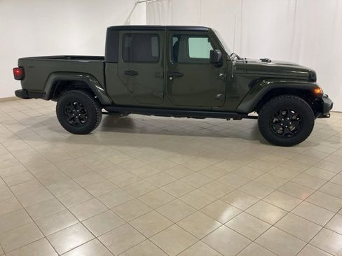 Used 2022 Jeep Gladiator Willys image 6