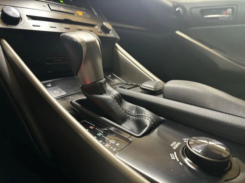 Used 2014 Lexus IS 350 w/ Navigation Package image 22