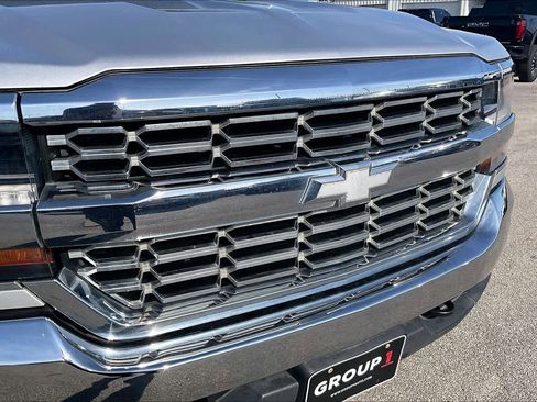 Used 2018 Chevrolet Silverado 1500 LT w/ LT Eassist Package image 27