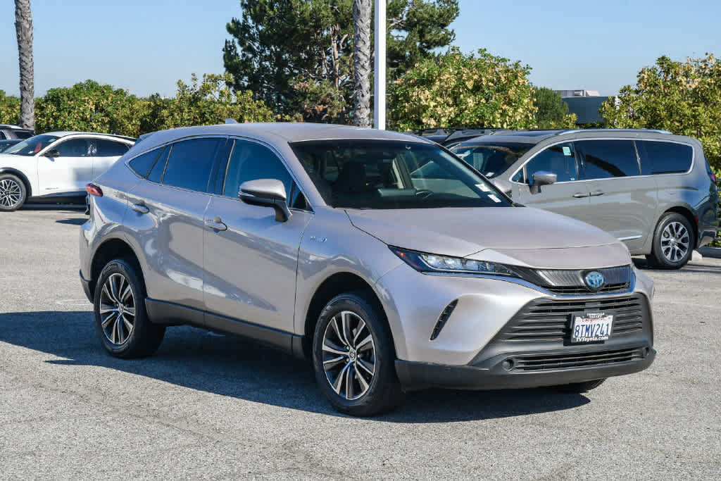 Used 2021 Toyota Venza LE AWD/4WD image 3