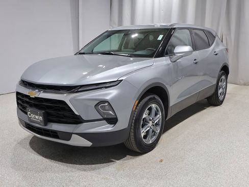 Used 2025 Chevrolet Blazer LT AWD/4WD image 7