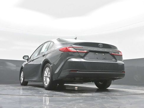 Used 2025 Toyota Camry LE w/ Convenience Package image 34