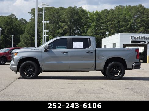 Used 2023 Chevrolet Silverado 1500 Custom AWD/4WD image 4