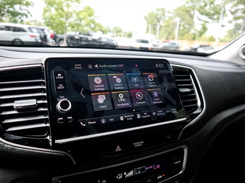 Used 2025 Honda Ridgeline Sport image 23