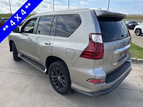 Used 2022 Lexus GX 460 Premium w/ Accessory Package image 8