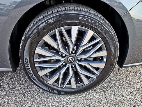 Used 2025 Nissan Altima 2.5 SV image 14